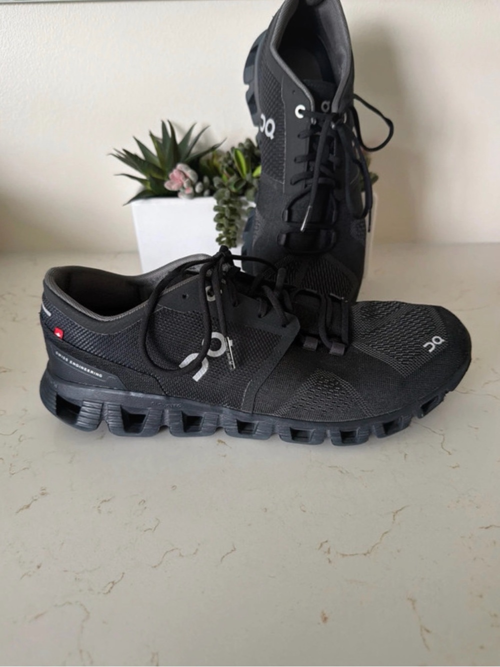 On Cloud Men's Black Athletic Shoes